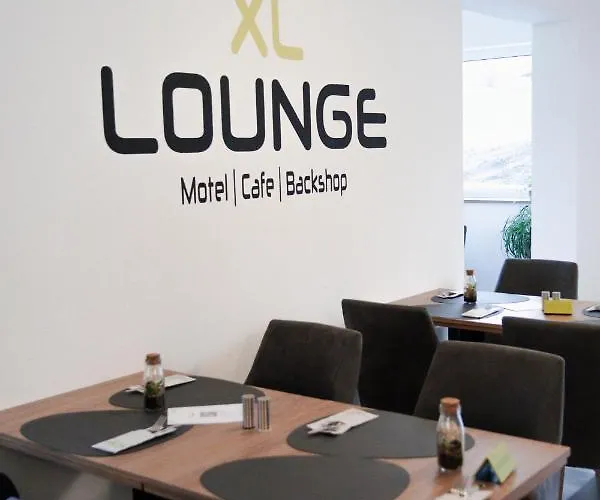 Xl Lounge מוטל *